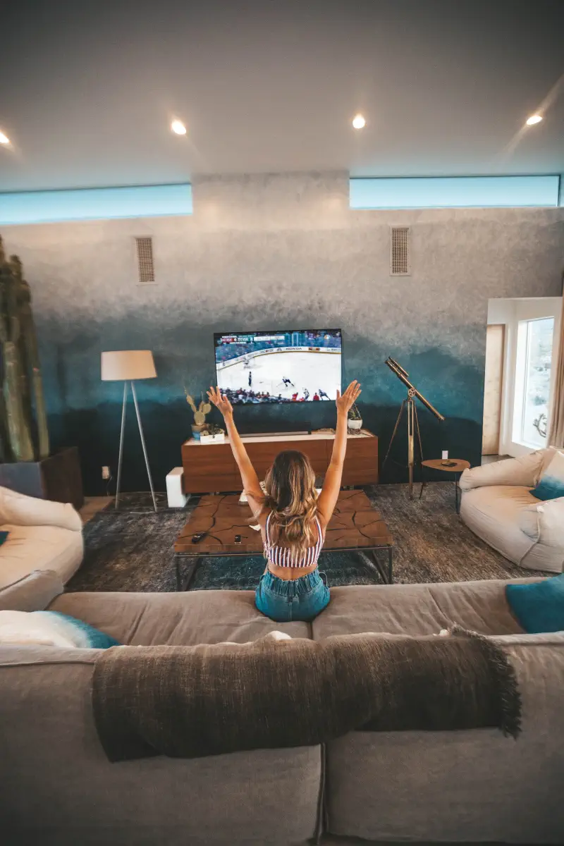 Ideas de cómo y dónde poner el televisor en la sala de estar de tu casa